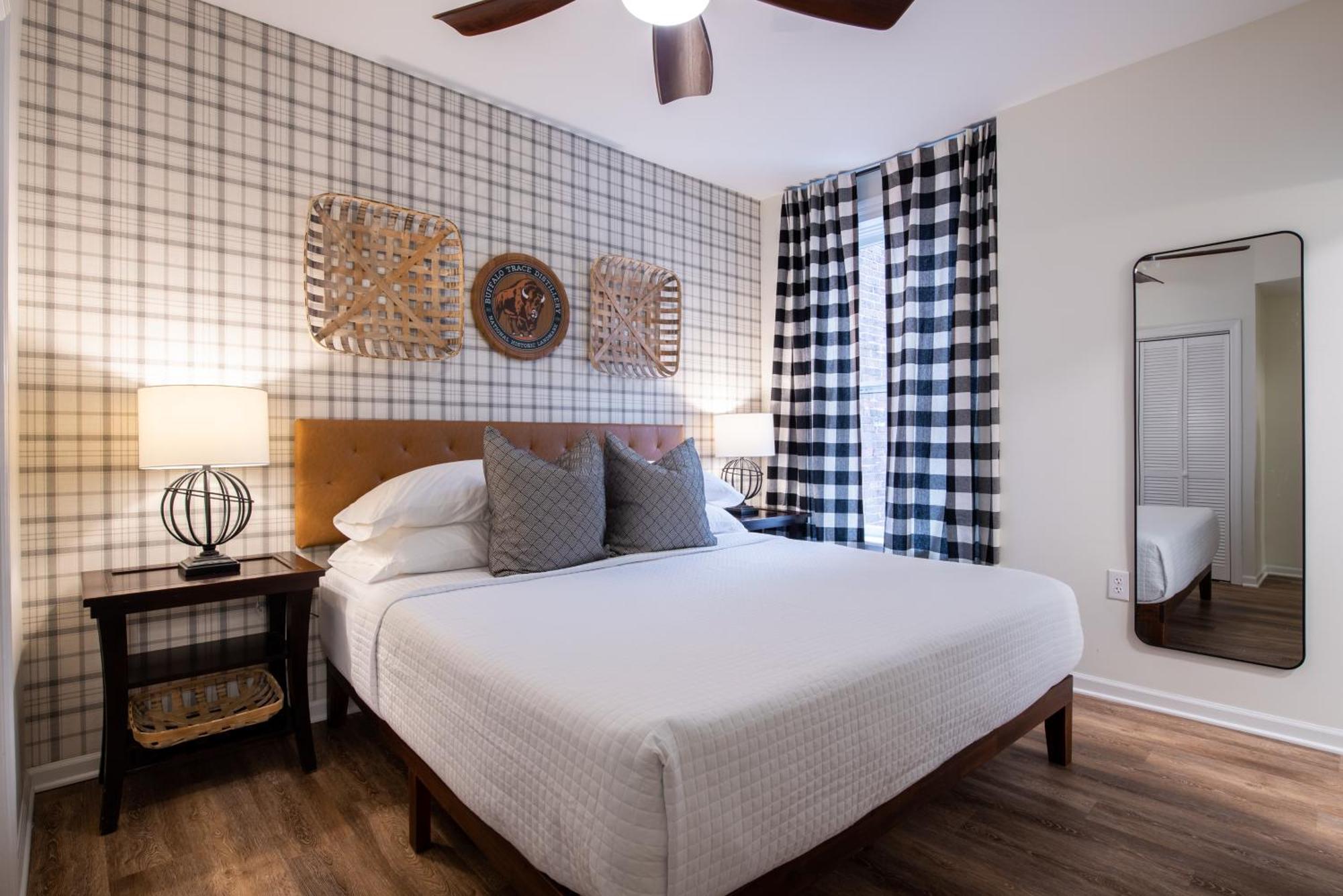 The Woodford Hotel Versailles Phòng bức ảnh
